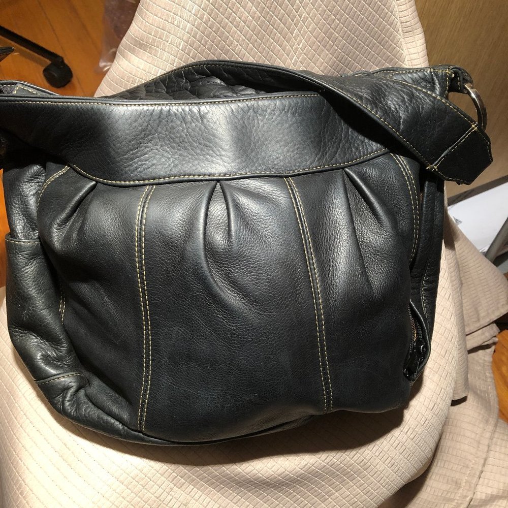 Coronado black large leather shoulder bag